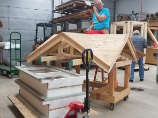 cupola.roof_.walls_.windows.ja_.pix_